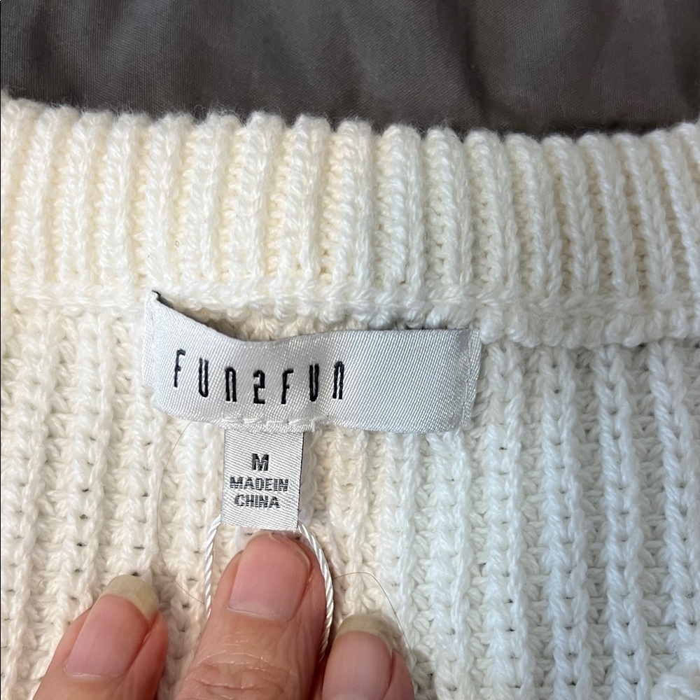 Fun 2 Fun Cream Sleeveless Sweater - Picture 4 of 5